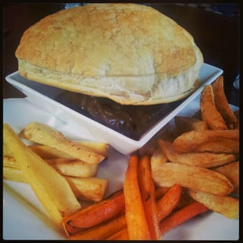 The Bonnington - Delicious Guinness and steak pie - Scottish Near Me - Edinburgh, MLN