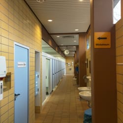 Preetzer Hallenbad - Zugang zu Umkleidekabinen