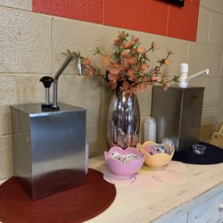Country Grub - Sauce station with ketchup and fry sauce!