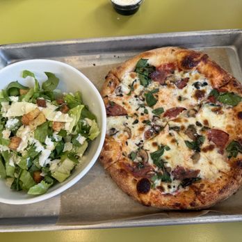 Flippers Pizza - $11.99 Pizza and salad combo - Pizza Near Me - Orlando, Florida Flippers Pizza - $11.99 Pizza and salad combo - Pizza Near Me - Orlando, Florida