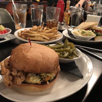 24 Diner - fried chicken sandwich w/ green beans - Diners Near Me - Austin, Texas 24 Diner - fried chicken sandwich w/ green beans - Diners Near Me - Austin, Texas