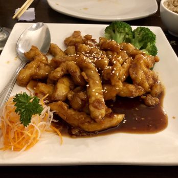 Mr.  Chef's - Sesame chicken. Yum. - Cantonese Near Me - Aventura, Florida