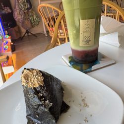 Stardust Cafe - Spicy Tuna Onigiri (1 PIECE) Strawberry Matcha Latte with Tapioca Boba