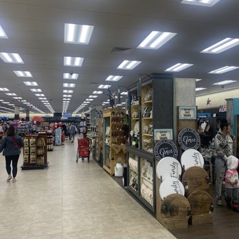 Buc-ee’s - Massive - Gas Stations Near Me - Florence, South Carolina Buc-ee’s - Massive - Gas Stations Near Me - Florence, South Carolina