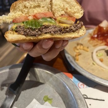 Hooters - Supposed to be a burger! But it's on strike - American Near Me - Orlando, Florida