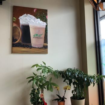 Mr T Bistro Viet - two cups of coffee on a table - Vietnamese Near Me - Laval, Quebec