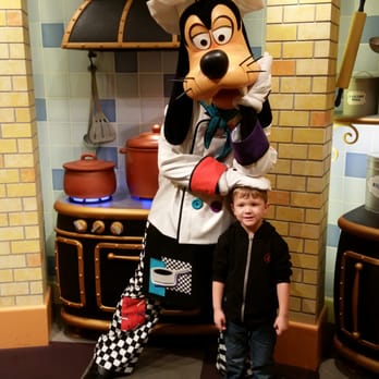Goofy's Kitchen - American Near Me - Anaheim, California