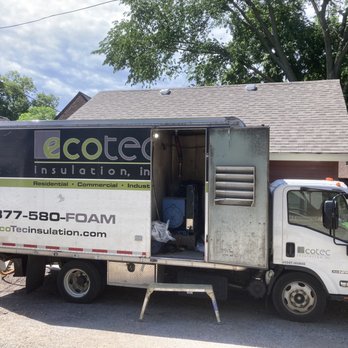 Eco Tec Insulation - The crew kept the alley open - Insulation Installation Near Me - Chicago, Illinois