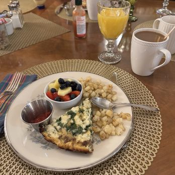 Justine Inn Savannah - Friday morning breakfast - Bed & Breakfast Near Me - Savannah, Georgia