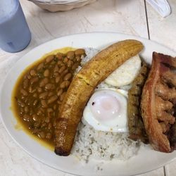 El Rinconsito Paisa Rest & Bakery - Minibandeja
