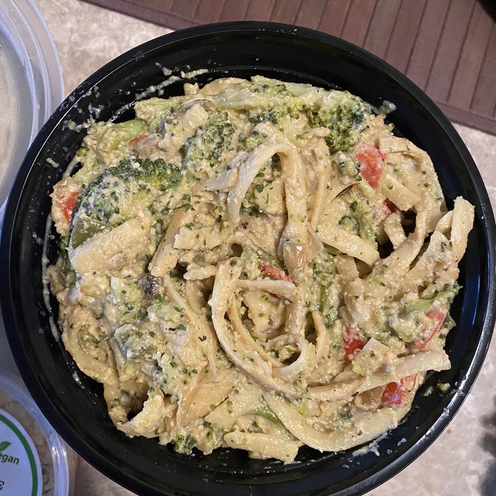 Veggie Alfredo love the chunks of Broccoli
