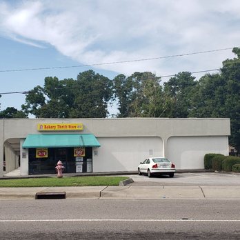 Bakery Thrift Store - two cars parked in front of it - Bakeries Near Me - Wilmington, North Carolina Bakery Thrift Store - two cars parked in front of it - Bakeries Near Me - Wilmington, North Carolina