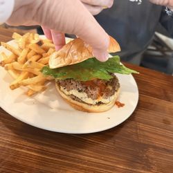 Tide And Tonic - Smashburger with jalapeño cream cheese and buffalo sauce.