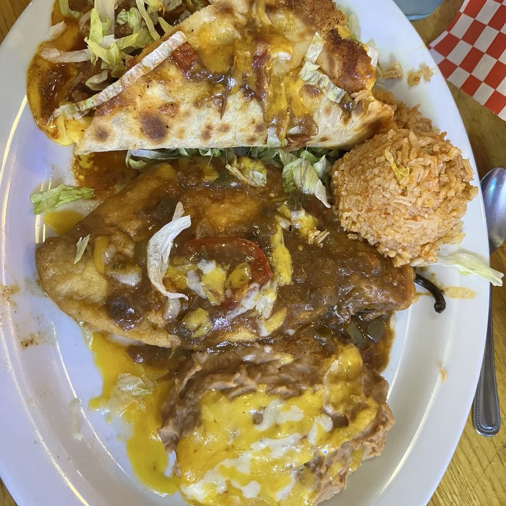 Xochimilco Mexican Restaurant - Combo Dinner special with a beef quesadilla - and a chili reano! - Mexican Near Me - Sacramento, California Xochimilco Mexican Restaurant - Combo Dinner special with a beef quesadilla - and a chili reano! - Mexican Near Me - Sacramento, California