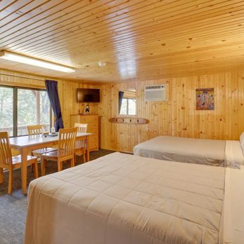 Lazy Eagle Resort - interior living space - Hotels Near Me Lazy Eagle Resort - interior living space - Hotels Near Me