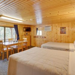 Lazy Eagle Resort - interior living space