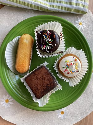 Betty Bakery by null