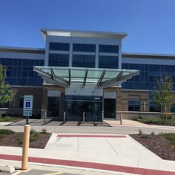 Northwestern Medicine Family Medicine - Aurora - Entrance of building
