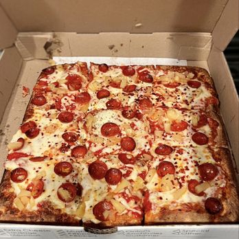 Napoli's Pizza - Sicilian (Square) with Pepperoni and Pineapple - Pizza Near Me - Hoboken, New Jersey