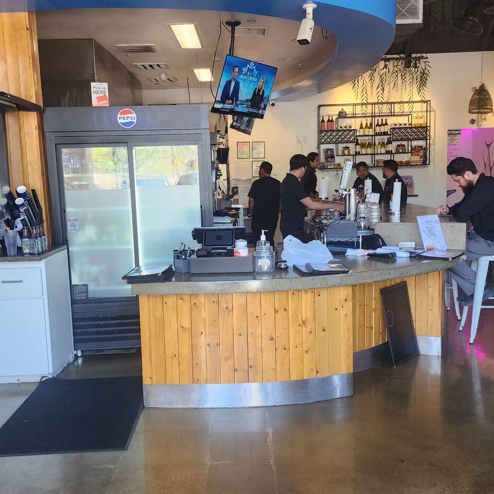 Four Tunas Fish & Bar - Oceanside - Bars Near Me - Oceanside, California