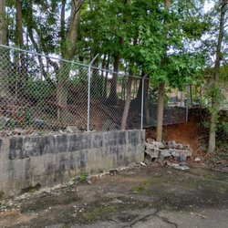 Barnes Family Fencing - 6ft Chain link fence with three strands of barbed wire