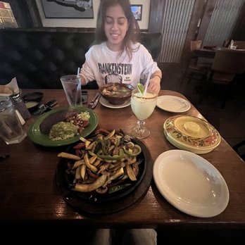 Cadillac Bar - Vegetable fajitas - Tex-Mex Near Me - Houston, Texas Cadillac Bar - Vegetable fajitas - Tex-Mex Near Me - Houston, Texas