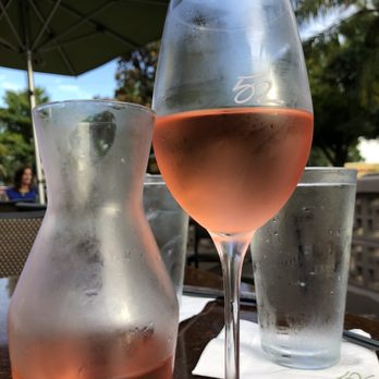 Seasons 52 - House rosé 9Oz - New American Near Me - Altamonte Springs, Florida