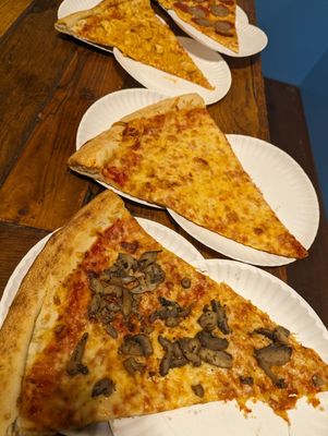 Benny Pennello's by null