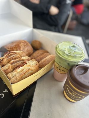 Porto's Bakery and Cafe by null
