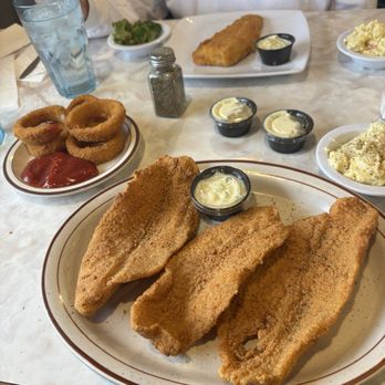 B Town Restaurant - 3 piece walleye and cod dinners - Breakfast & Brunch Near Me - Bethalto, Illinois