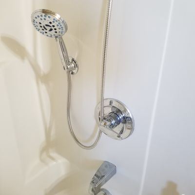 Junior's Plumbing Logo
