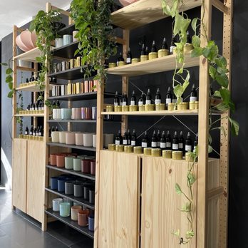 Lanterne Candle Lab - Collection of vessels and scents to choose from - Candle Stores Near Me - New York, New York Lanterne Candle Lab - Collection of vessels and scents to choose from - Candle Stores Near Me - New York, New York