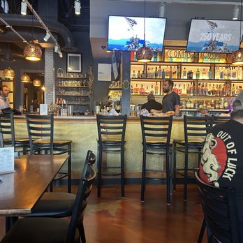 Allora Kitchen Bar - The bar - Mediterranean Near Me - Columbus, Ohio