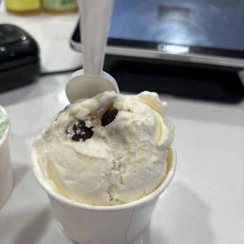 Great Falls Creamery - Smores - Ice Cream & Frozen Yogurt Near Me - Great Falls, Virginia Great Falls Creamery - Smores - Ice Cream & Frozen Yogurt Near Me - Great Falls, Virginia