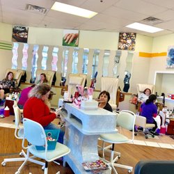 Anh Nails And Spa - Lovely customers. It's our pleasure to serve you.