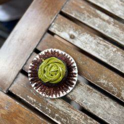 Cupcake with matcha frosting