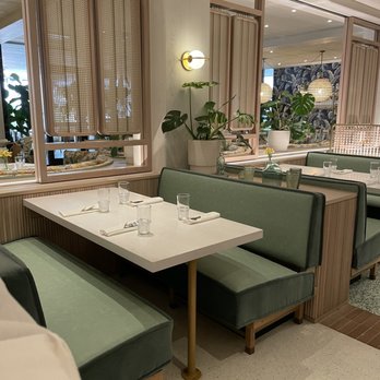 Honeybelle - Booths by the bar. - Breakfast & Brunch Near Me - Palm Beach Gardens, Florida Honeybelle - Booths by the bar. - Breakfast & Brunch Near Me - Palm Beach Gardens, Florida