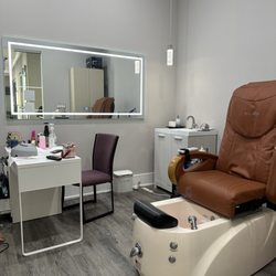 LS Nail Spa - Inside