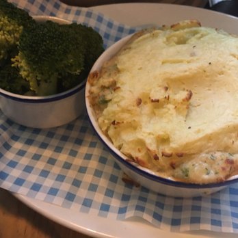 The Phoenix - Fish pie special - Pubs Near Me - London, XGL
