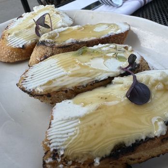 The Salt House - Goats Cheese and Truffle Honey Crostini - Gastropubs Near Me - New Hope, Pennsylvania