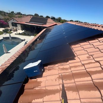 Solectric - Freshly cleaned panels, after a year of installation - Solar Installation Near Me - El Dorado Hills, California Solectric - Freshly cleaned panels, after a year of installation - Solar Installation Near Me - El Dorado Hills, California