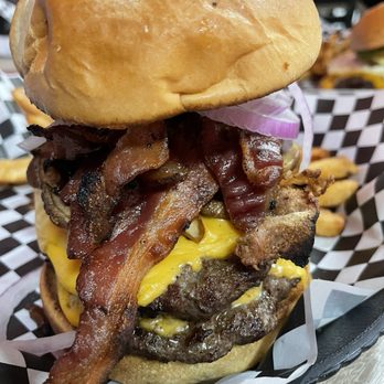 Sliders Burger - Big messy burgsr - Burgers Near Me - San Jose, California Sliders Burger - Big messy burgsr - Burgers Near Me - San Jose, California