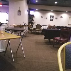 Woody's Bar And Grille - Dinning