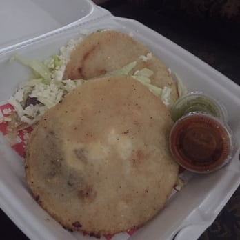 Guanajuato - Gorditas with red and green sauce. - Mexican Near Me - Denton, Texas Guanajuato - Gorditas with red and green sauce. - Mexican Near Me - Denton, Texas