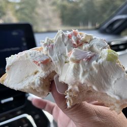 Bagel Barn - Sesame Bagel w Veggie Cream Cheese