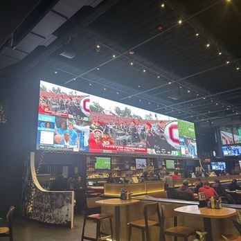 Let It Fly Sports Bar - Sports Bars Near Me - Omaha, Nebraska