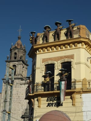 Plaza de los Mariachis by null