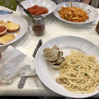 Pasticcio Fresh Italian Kitchen - Spaghetti with little neck clams, Fettuccine Bolognese side of Garlic Bread and side of Sausage. - Pizza Near Me - Annapolis, Maryland Pasticcio Fresh Italian Kitchen - Spaghetti with little neck clams, Fettuccine Bolognese side of Garlic Bread and side of Sausage. - Pizza Near Me - Annapolis, Maryland