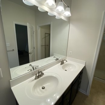 Kedric Flemius Cleaning Service - Post move out bathroom sink cleaning - Home Cleaning Near Me Kedric Flemius Cleaning Service - Post move out bathroom sink cleaning - Home Cleaning Near Me