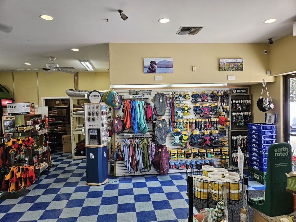 PET STATION TAHOE CITY Updated September 2024 22 Photos & 14